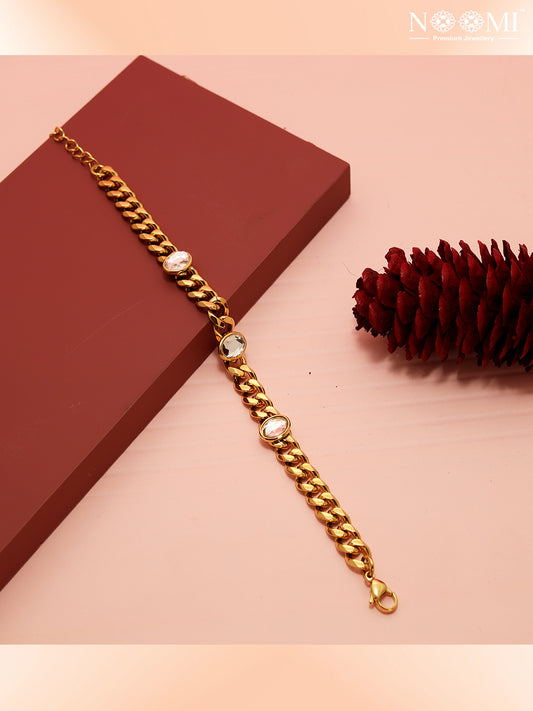 Anti-tarnish, stainless steel, gold plated bracelet. NOOMI