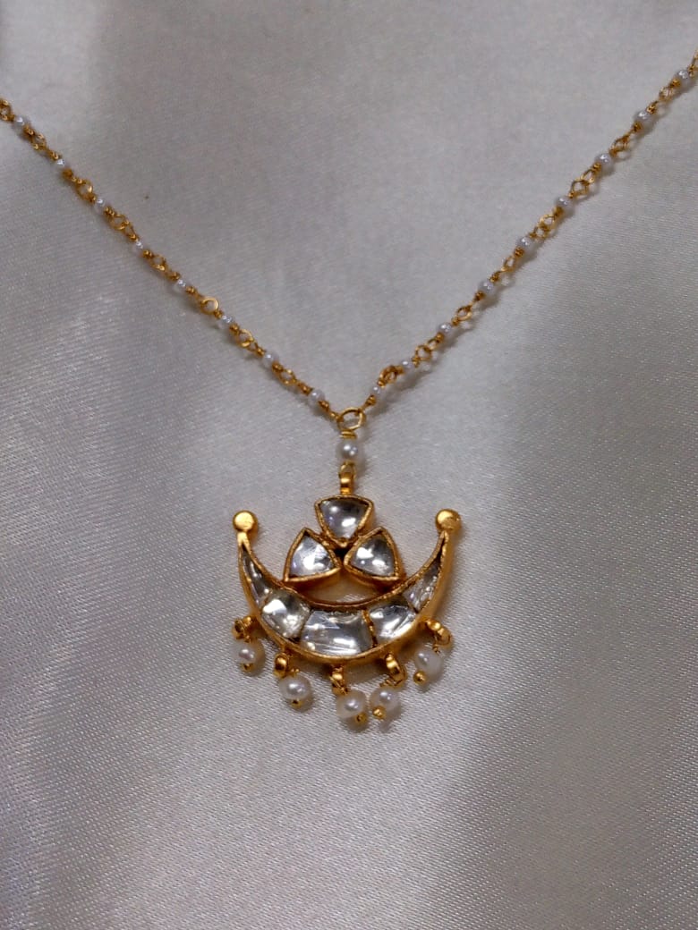 Noor Pendant with Chain