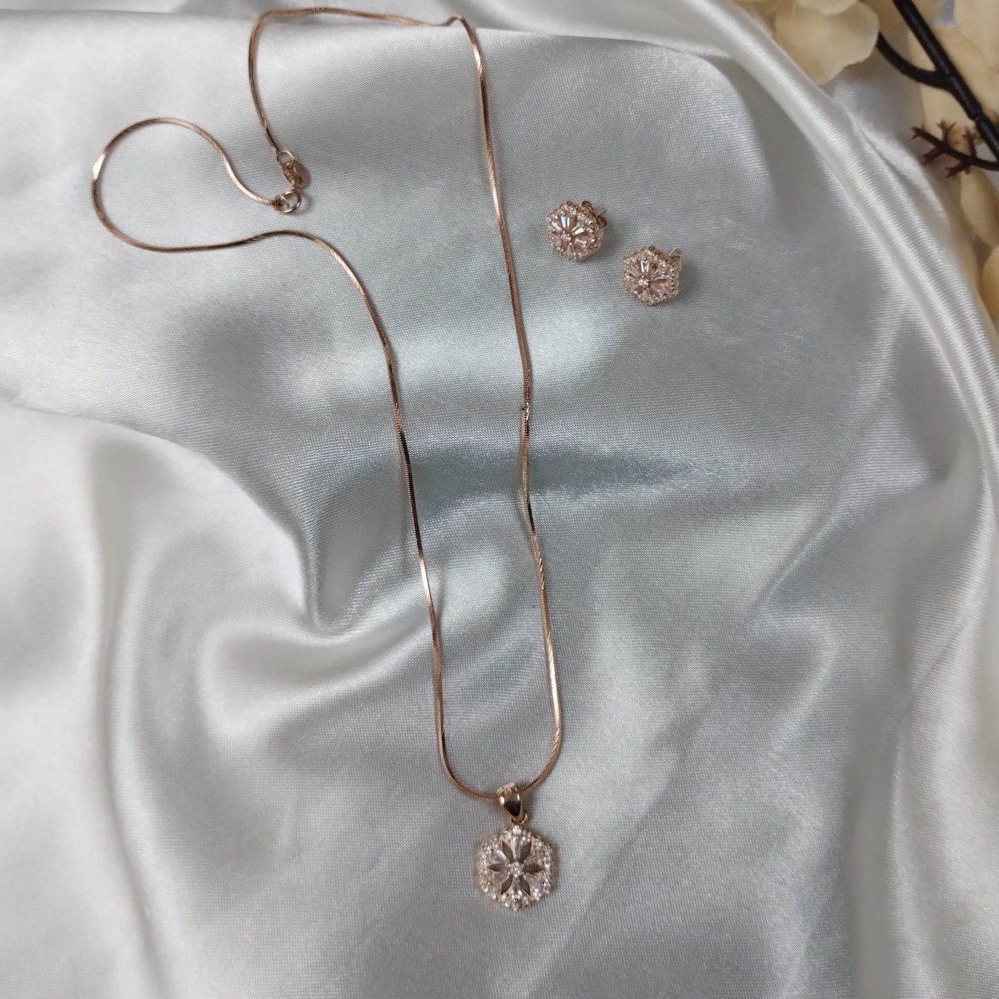 Silver Hexa Pendant Set