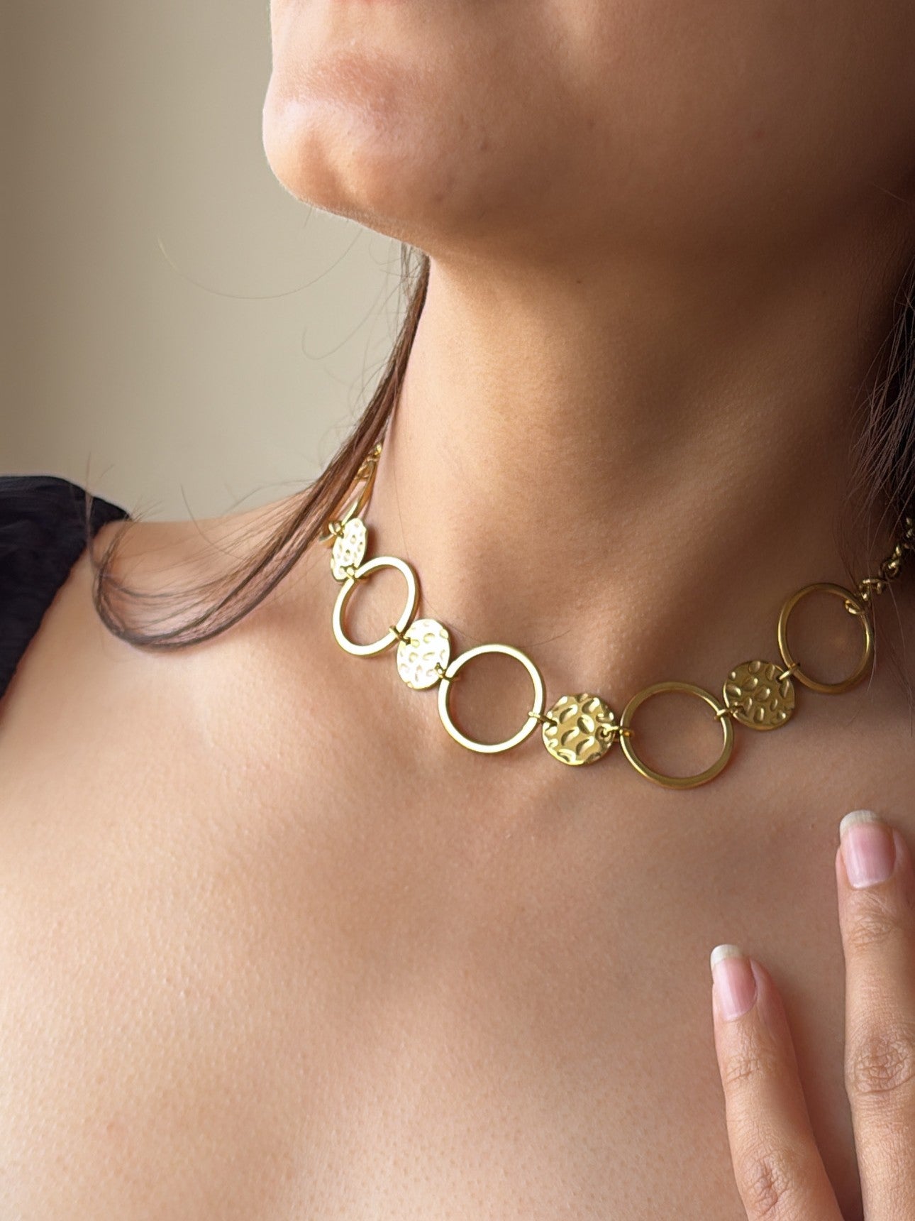 Stainless steel. Anti-tarnish. NOOMI