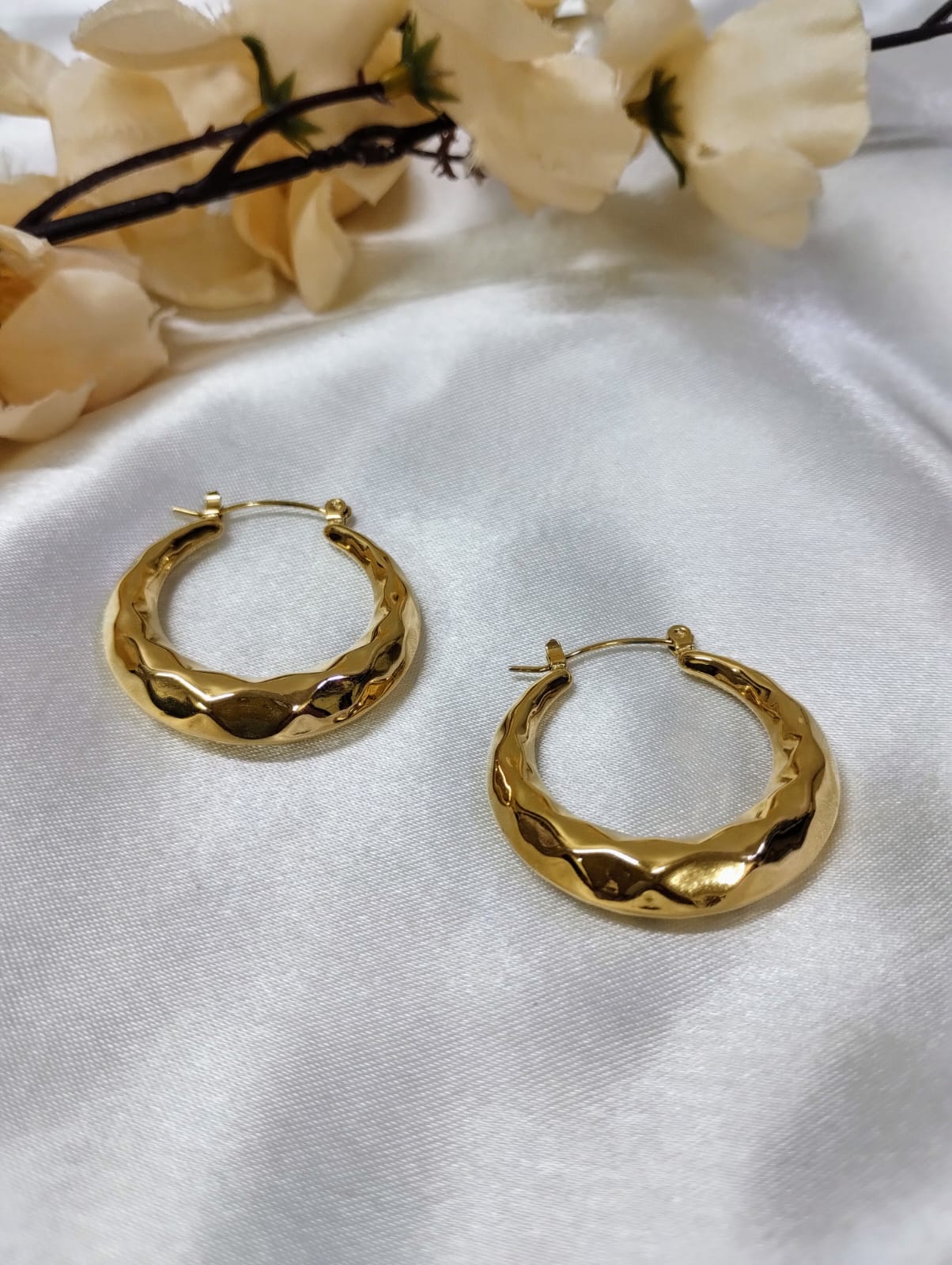 Luna Hoops