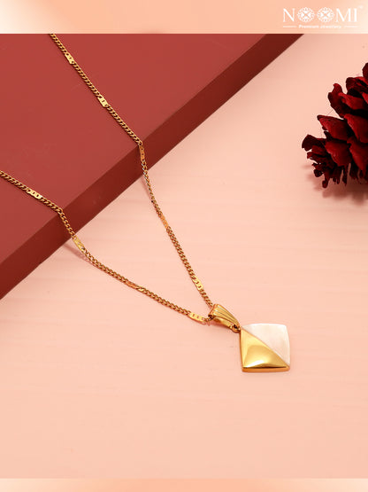 Stainless steel. Anti-tarnish. NOOMI