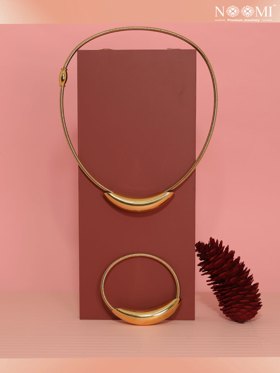 Stainless steel. Anti-tarnish. NOOMI