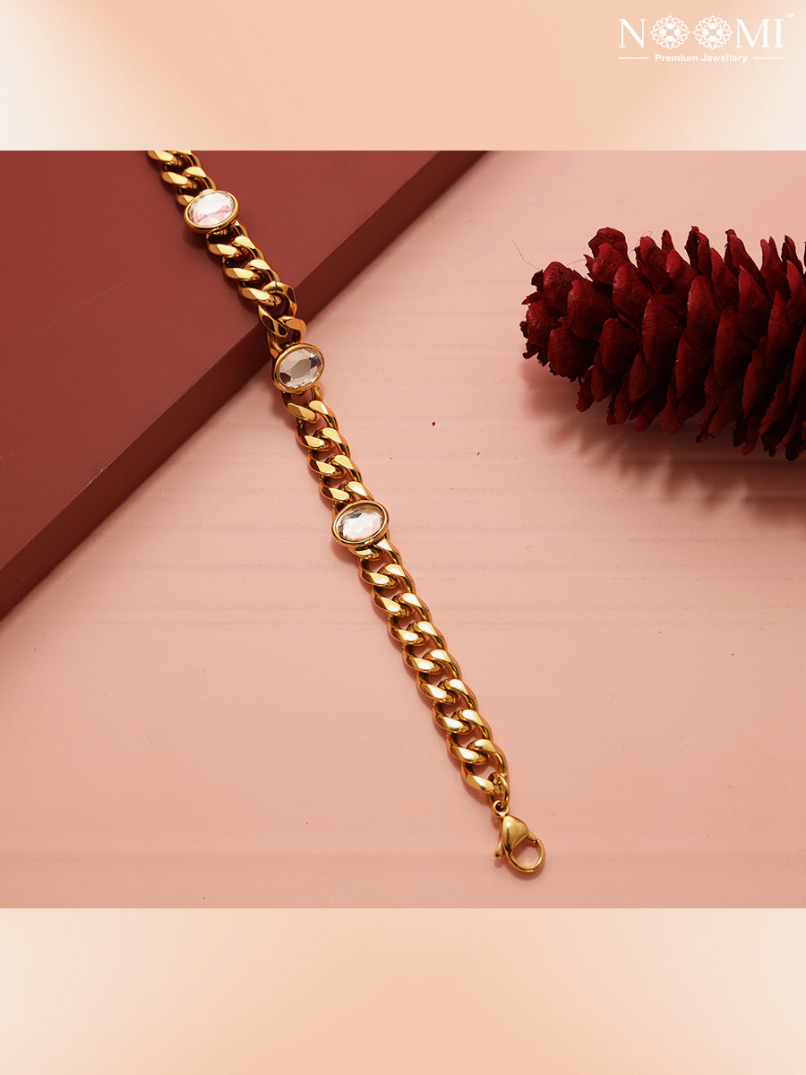 Anti-tarnish, stainless steel, gold plated bracelet. NOOMI