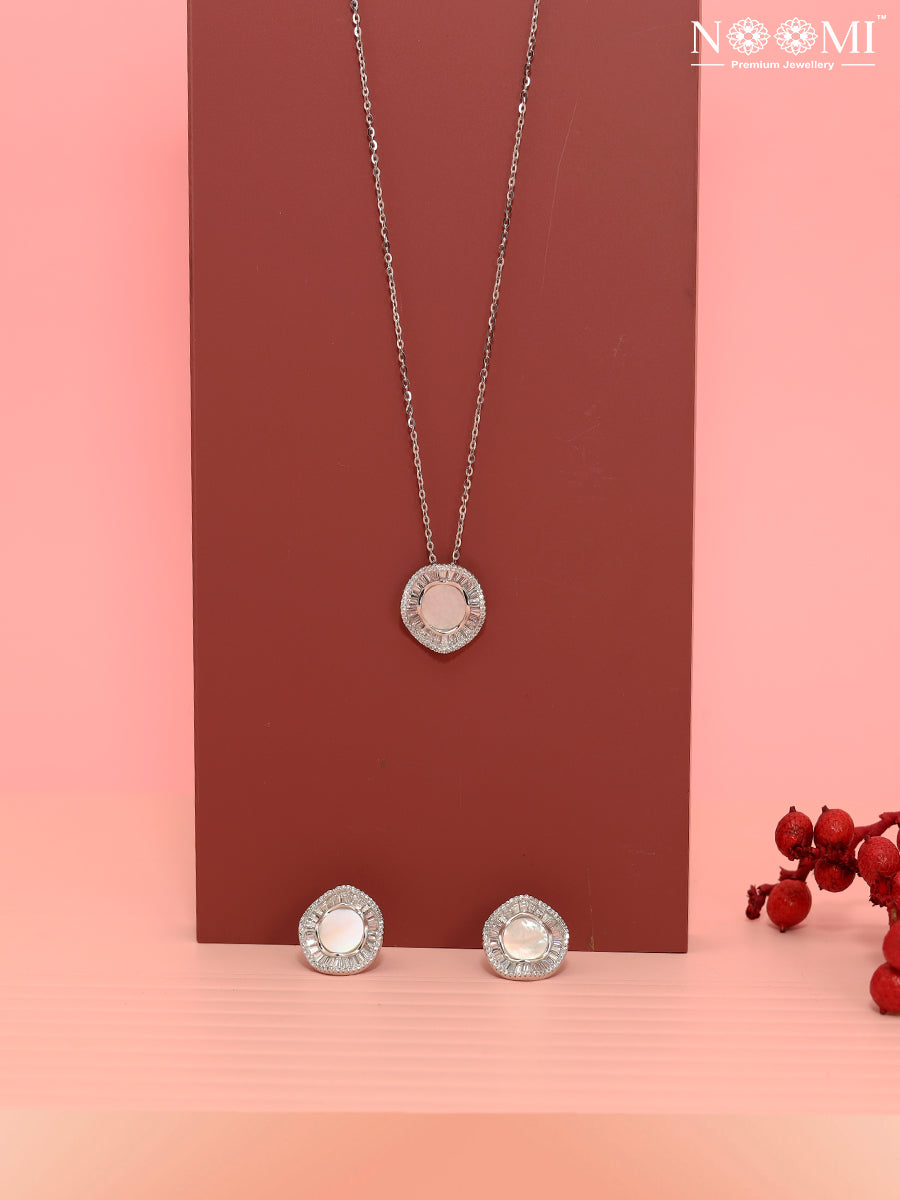 925 Silver. NOOMI. Designer Pendant Set