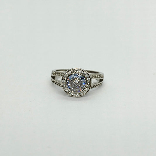Solitaire Grace Ring