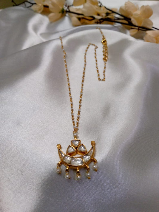 Noor Pendant with Chain