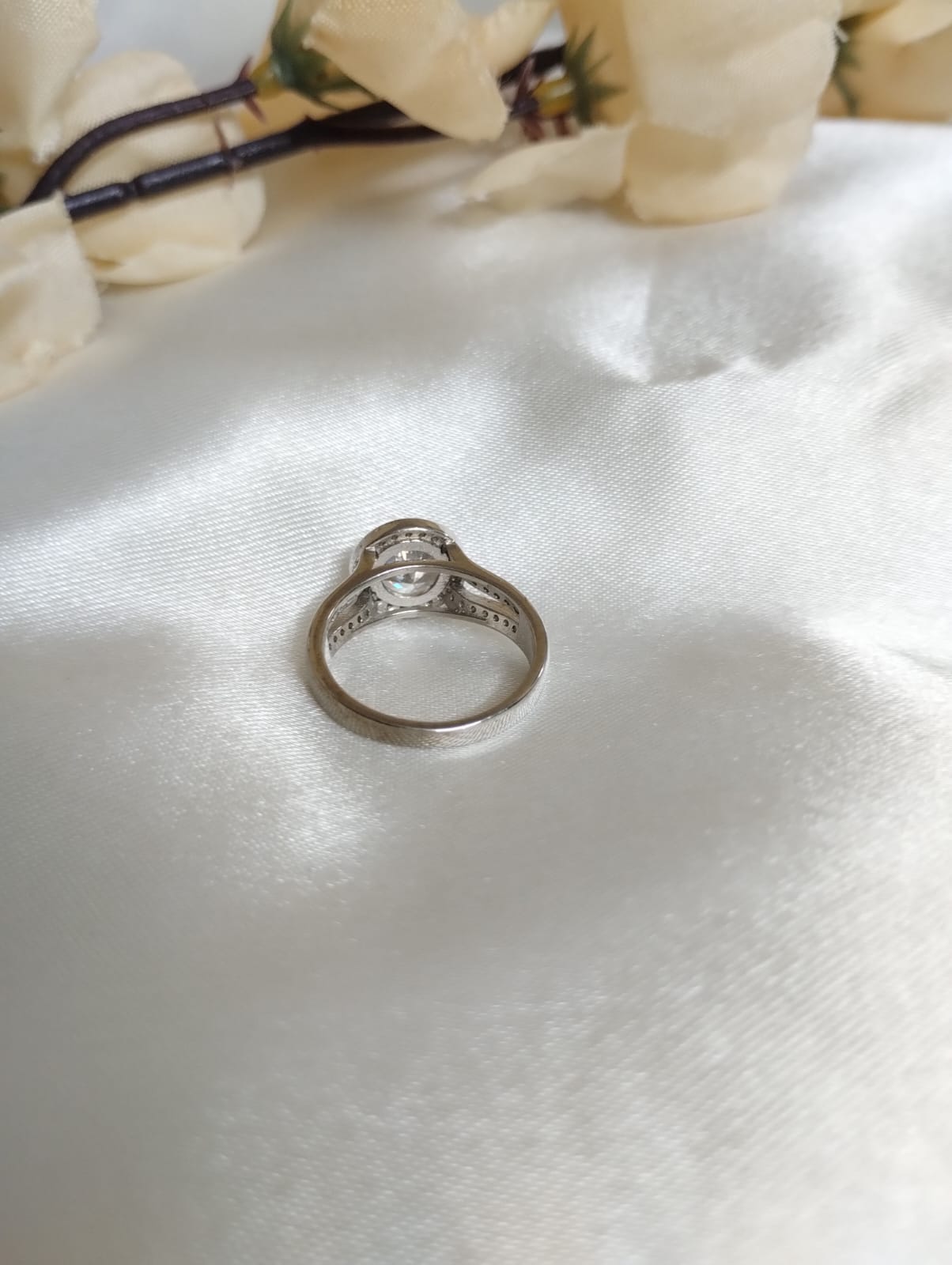 Solitaire Grace Ring