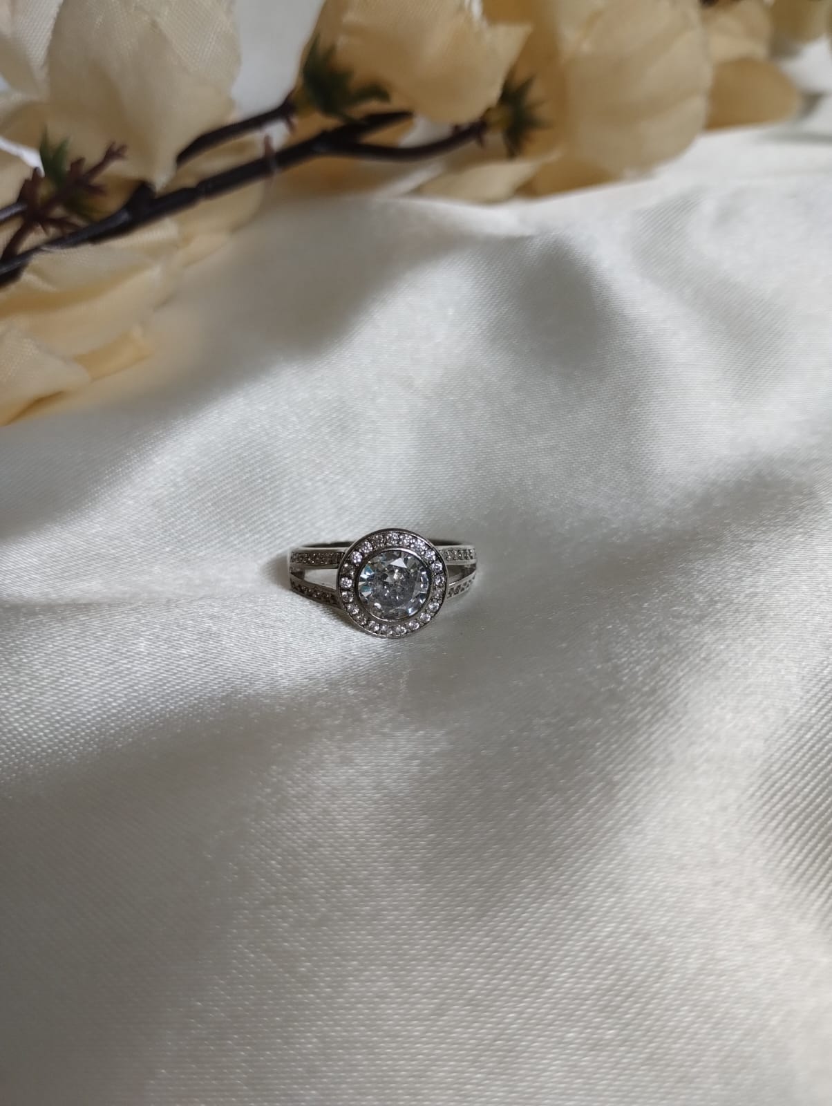 Solitaire Grace Ring