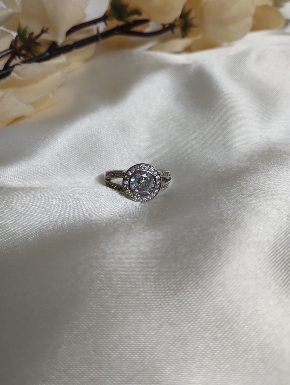 Solitaire Grace Ring