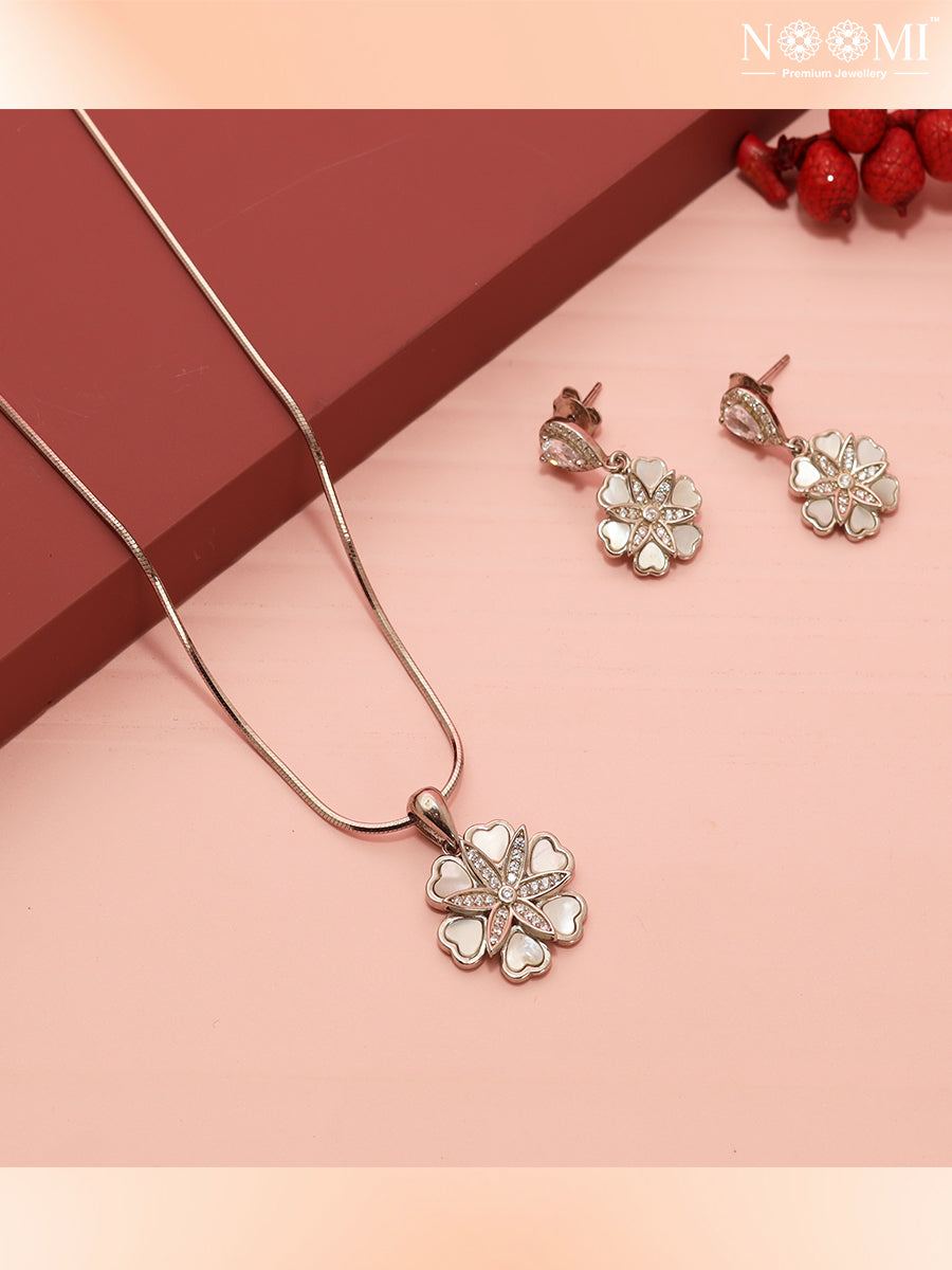 925 Silver NOOMI Designer Pendant Set