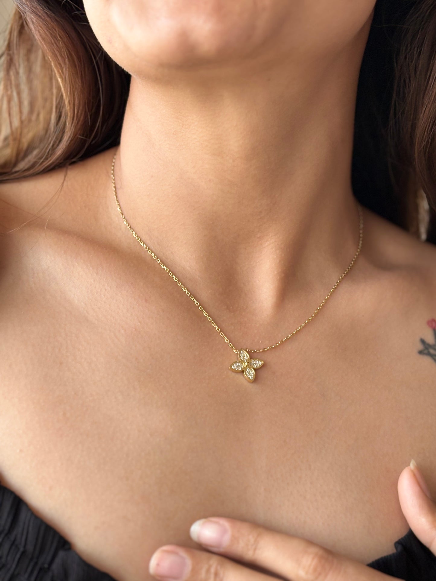 Stainless steel. Anti-tarnish. NOOMI