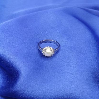 Minimalist Pearl Ring with Zircon